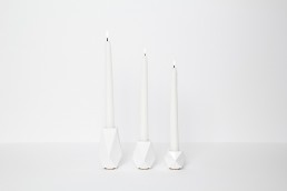 Karat Kerzenständer in Weiss mit Kerzen